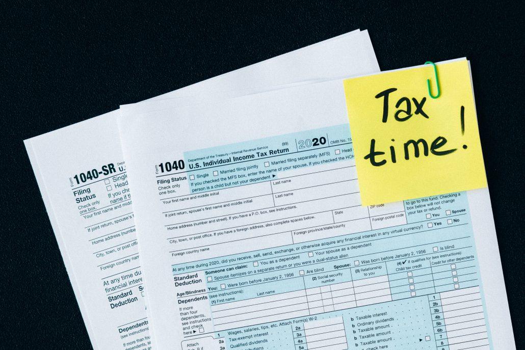2020 Tax forms with reminder sticky note