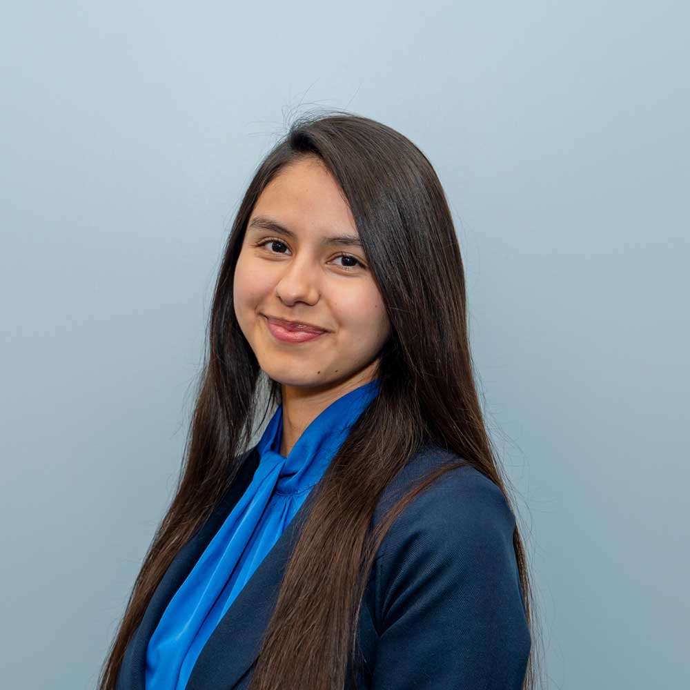 Evelin Inside Headshot